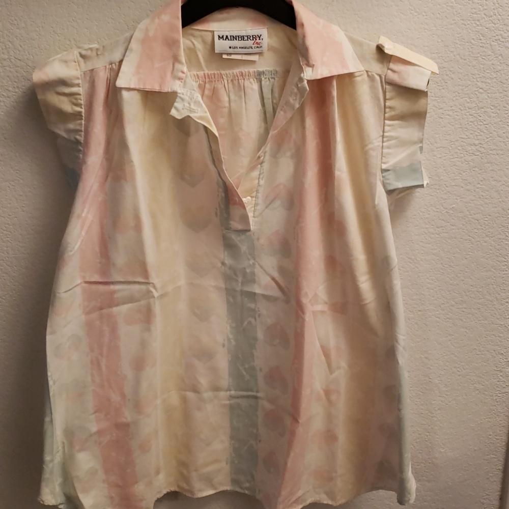 Mainberry Inc. Heart Blouse